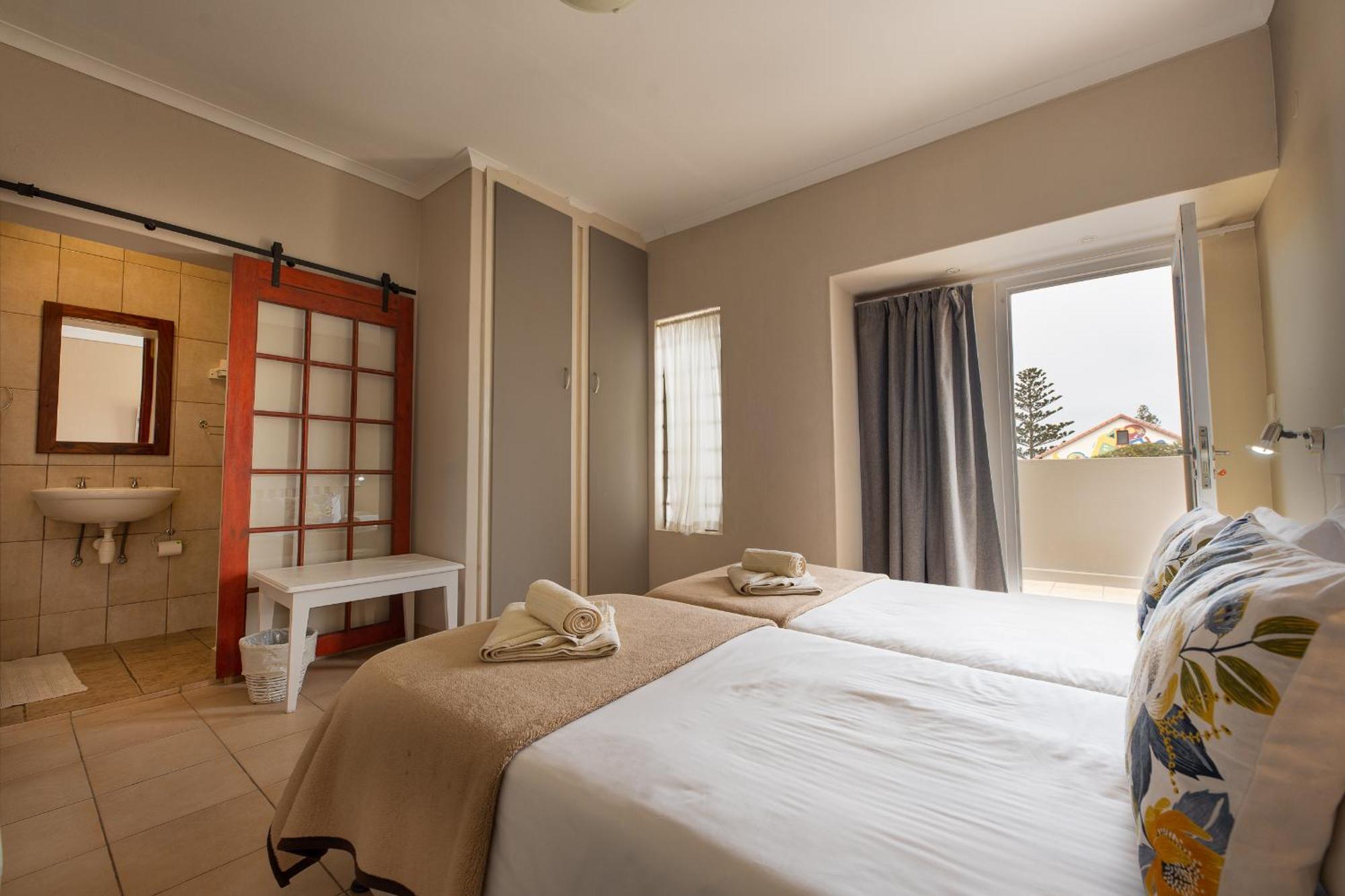 Guesthouse Fischreiher B&B Свакопмунд Экстерьер фото