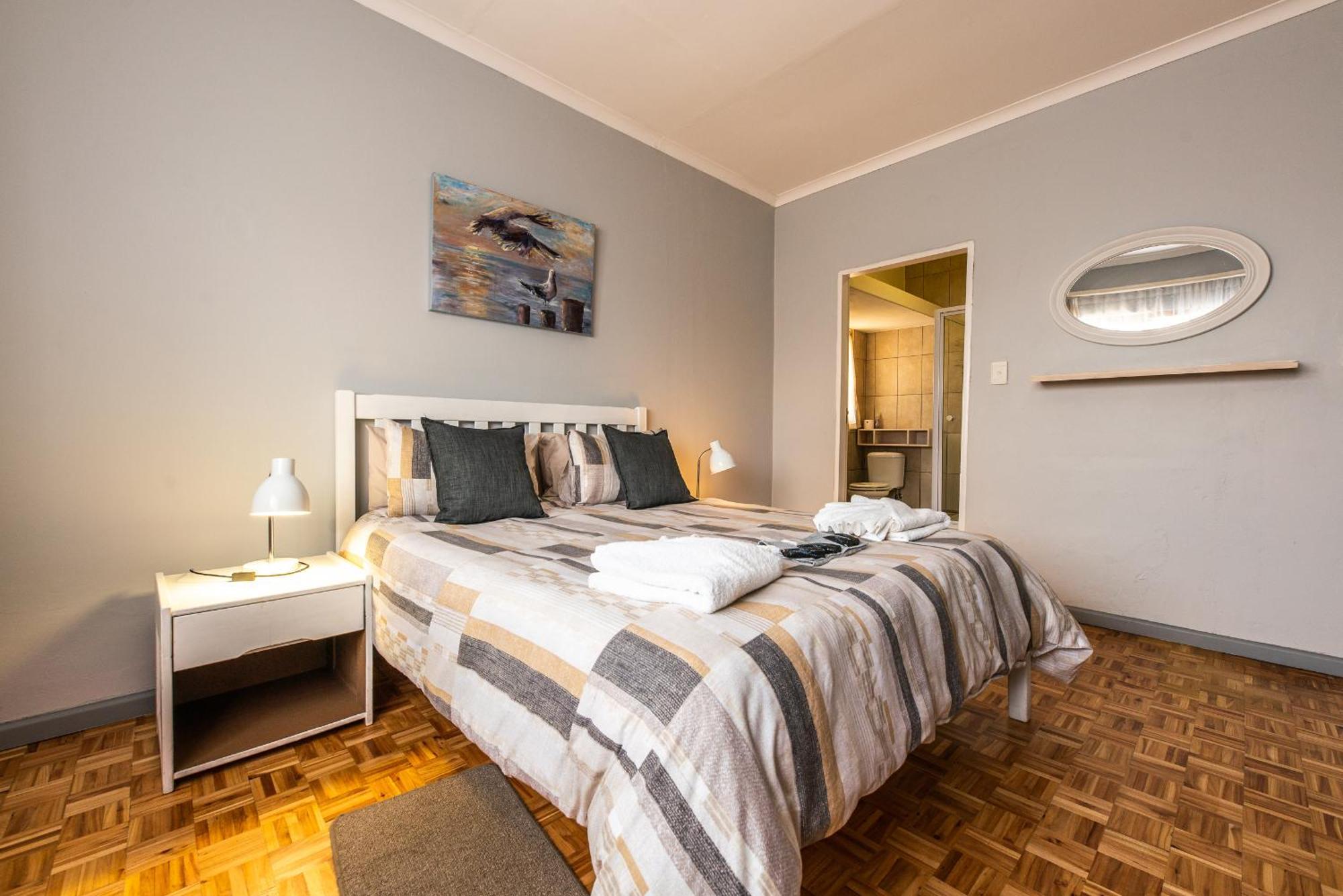 Guesthouse Fischreiher B&B Свакопмунд Экстерьер фото