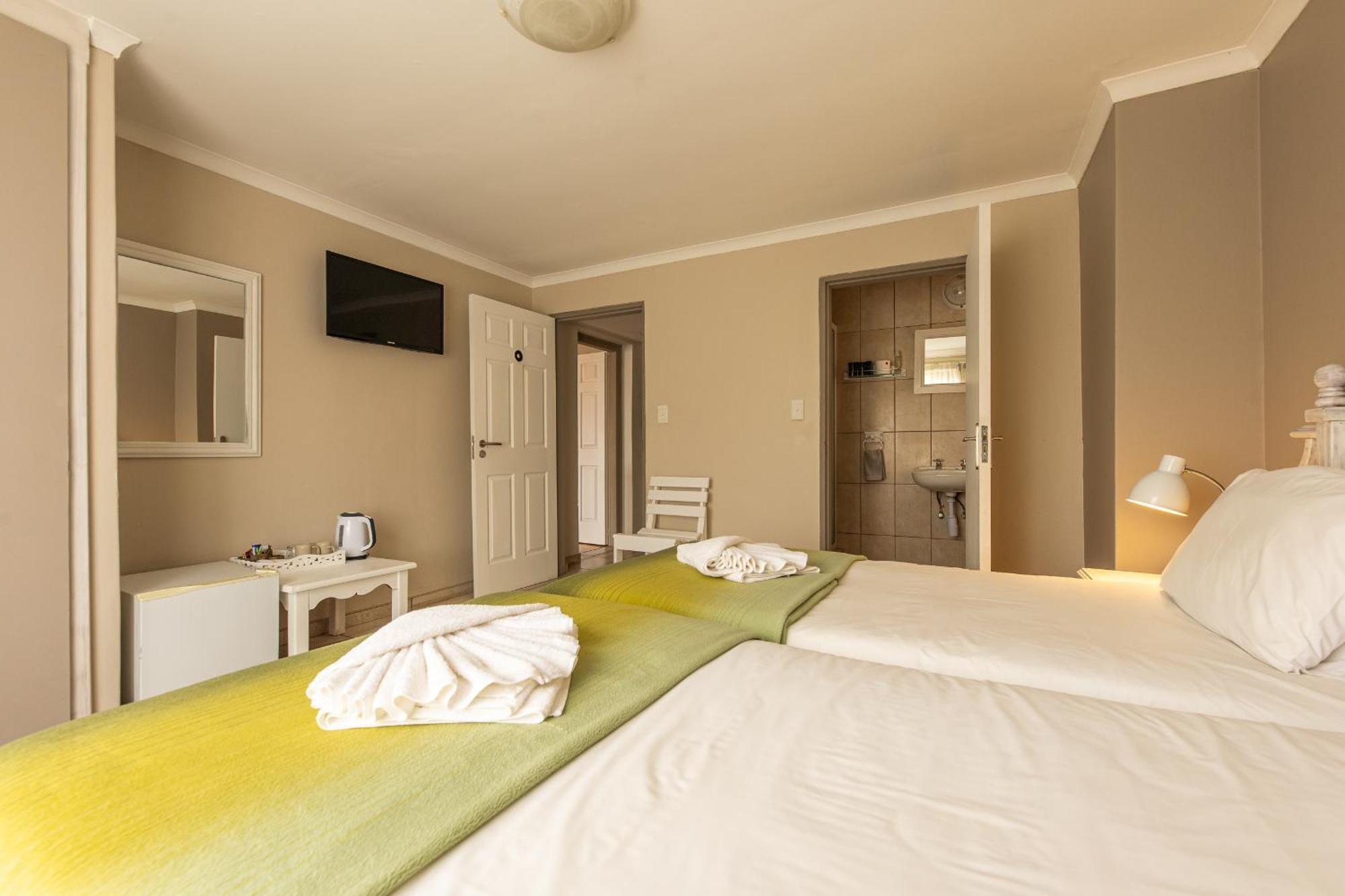 Guesthouse Fischreiher B&B Свакопмунд Экстерьер фото